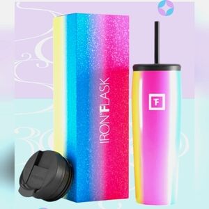 New In Box Iron Flask Tumbler 28 oz Hot or Cold Water Or Coffee